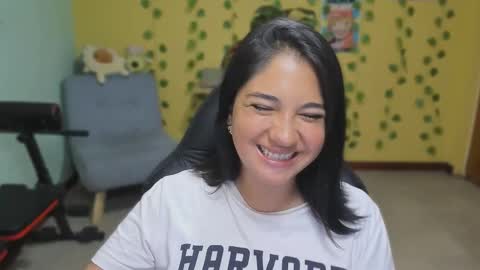 Snapshot of littleprety6969 chatting on December 19, 4:30 am Mia Wednesday to Sunday 730 am to 1030 am Colombian Hour D online show from December 19, 4:30 am