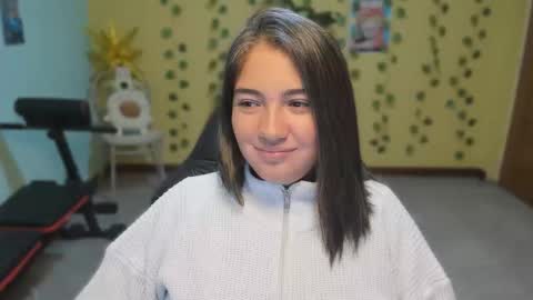 Snapshot of littleprety6969 chatting on January 18, 10:13 pm Mia Wednesday to Sunday 730 am to 1030 am Colombian Hour D online show from January 18, 10:13 pm