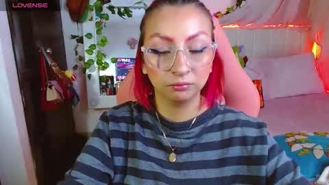 Snapshot of littlerouse_ chatting on February 17, 7:49 am Ruby Rouse online show from February 17, 7:49 am