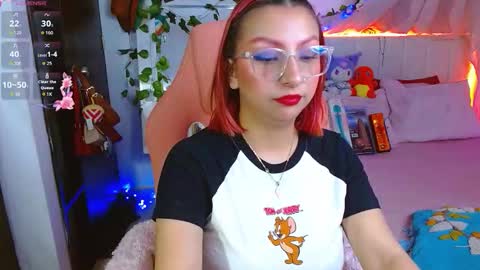 Snapshot of littlerouse_ chatting on March 3, 8:20 am Ruby Rouse online show from March 3, 8:20 am