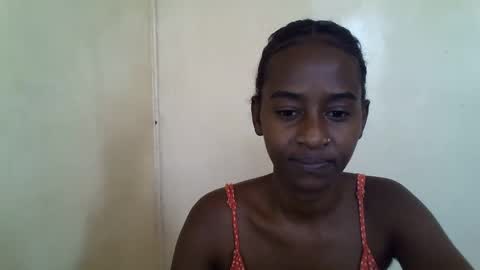 littlesandie online show from February 7, 11:23 am