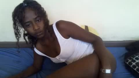 littlesandie online show from November 7, 6:24 am