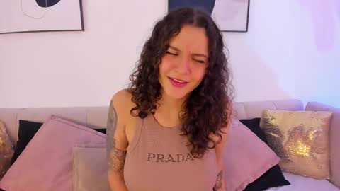 Snapshot of littlesoffi_gh chatting on February 19, 2:34 pm    online show from February 19, 2:34 pm