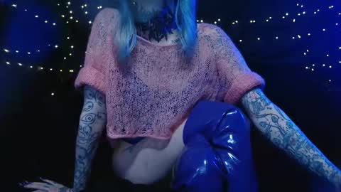 Niki  free tg channel with some photos gifs and info about streams  online show from November 30, 9:02 am