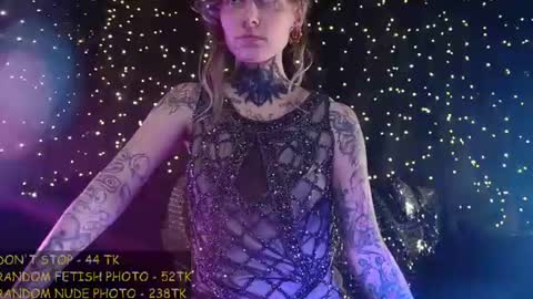 Niki  free tg channel with some photos gifs and info about streams  online show from July 6, 9:06 pm