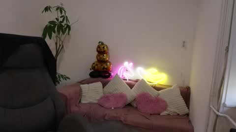 littlestellaspark online show from October 23, 6:45 am