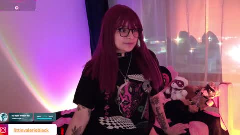 Valerie  online show from May 13, 3:15 am