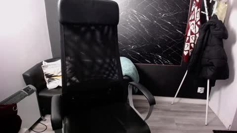 Snapshot of littleviki_ chatting on December 3, 6:15 am Viki online show from December 3, 6:15 am