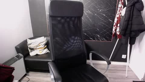 Snapshot of littleviki_ chatting on December 5, 9:17 am Viki online show from December 5, 9:17 am