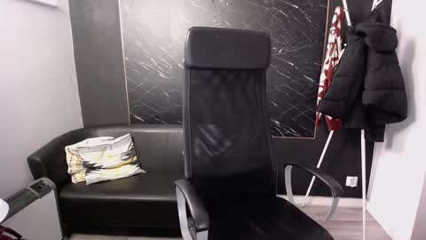 Snapshot of littleviki_ chatting on December 11, 9:41 am Viki online show from December 11, 9:41 am