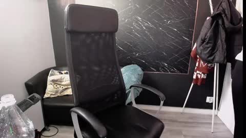 Snapshot of littleviki_ chatting on February 18, 9:21 am Viki online show from February 18, 9:21 am