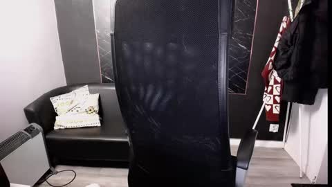 Snapshot of littleviki_ chatting on March 4, 4:49 am Viki online show from March 4, 4:49 am