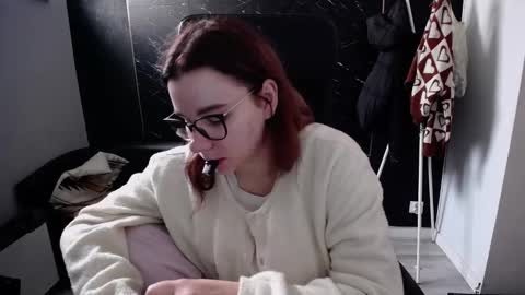 Snapshot of littleviki_ chatting on October 18, 10:27 am Viki online show from October 18, 10:27 am