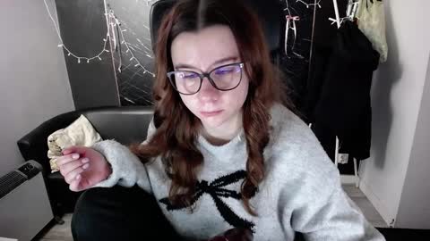 Snapshot of littleviki_ chatting on December 16, 7:02 am Viki online show from December 16, 7:02 am