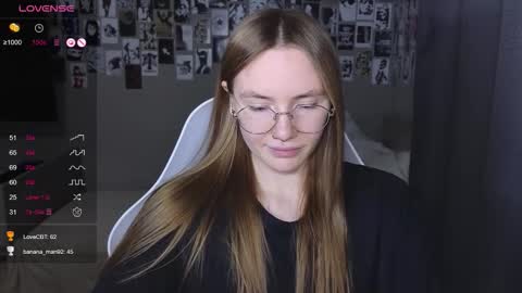 Snapshot of littlevildevil chatting on March 7, 10:23 am Eliana online show from March 7, 10:23 am