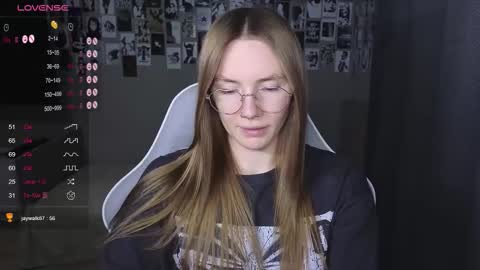 Snapshot of littlevildevil chatting on March 9, 11:03 am Eliana online show from March 9, 11:03 am