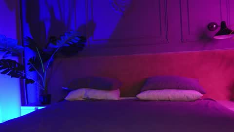 Liv 3 online show from November 8, 2:06 pm