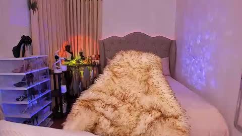 Goddess Ayumi online show from September 20, 8:04 am