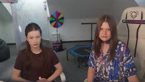 Snapshot of livehub054 chatting on June 20, 2:42 pm Sheryl online show from June 20, 2:42 pm