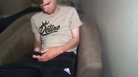 Snapshot of livetyy chatting on May 24, 1:27 pm livetyy online show from May 24, 1:27 pm