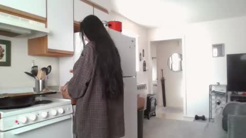 Liv Mirage online show from November 4, 9:25 pm