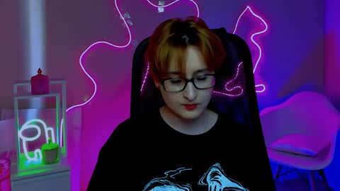 Snapshot of lixeluna chatting on April 3, 6:33 am LixeLuna online show from April 3, 6:33 am