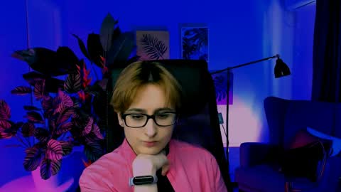 Snapshot of lixeluna chatting on April 6, 6:25 am LixeLuna online show from April 6, 6:25 am