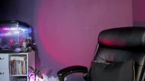 Snapshot of lixrose chatting on December 20, 5:14 am LixRose online show from December 20, 5:14 am