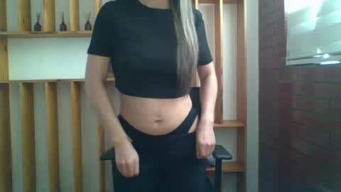 liz_28 online show from October 1, 8:59 pm