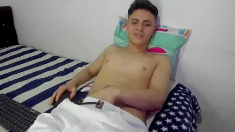 Snapshot of liz_and_chris1 chatting on December 6, 4:47 am Chris online show from December 6, 4:47 am