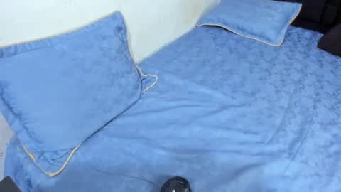 Snapshot of liz_and_chris1 chatting on January 19, 5:58 am Chris online show from January 19, 5:58 am