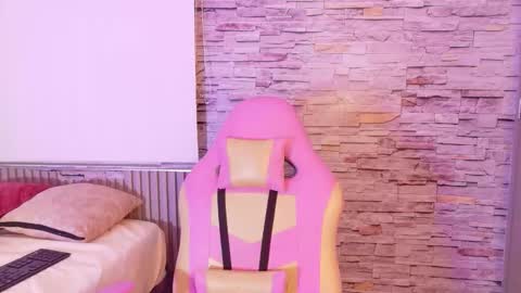 liz_monserrat online show from December 19, 7:43 pm