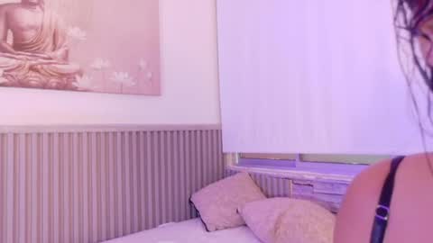 liz_monserrat online show from July 23, 7:45 pm