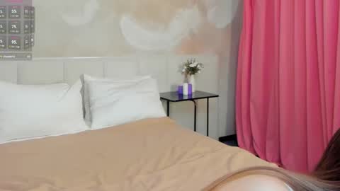 lizaloststar online show from October 31, 1:50 am