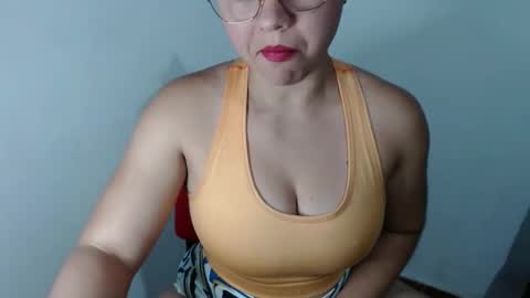 Snapshot of lizbodu chatting on December 23, 8:03 pm Lizze Bodu 3 online show from December 23, 8:03 pm