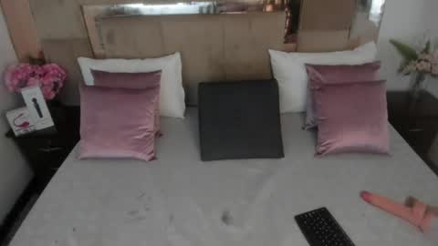 Snapshot of lizbrook chatting on July 22, 7:49 pm Liz online show from July 22, 7:49 pm