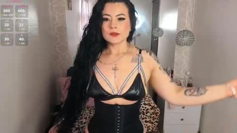 Snapshot of lizha_milf chatting on November 1, 5:37 pm Lizha online show from November 1, 5:37 pm