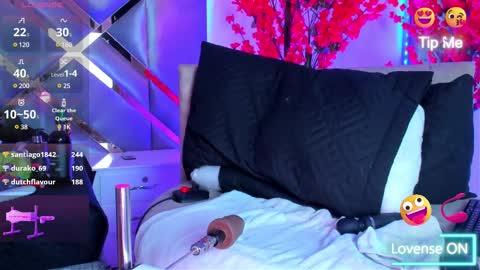 Snapshot of lizxy01 chatting on February 22, 9:23 am Liz online show from February 22, 9:23 am