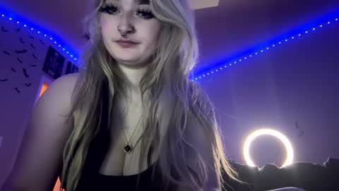 Snapshot of lizz44887 chatting on January 25, 7:28 am Lizz online show from January 25, 7:28 am