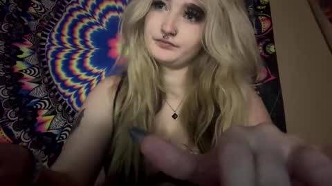 Snapshot of lizz44887 chatting on March 4, 10:49 pm Lizz online show from March 4, 10:49 pm