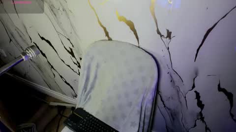 Snapshot of lizz_tender chatting on March 21, 12:21 pm Lizz online show from March 21, 12:21 pm