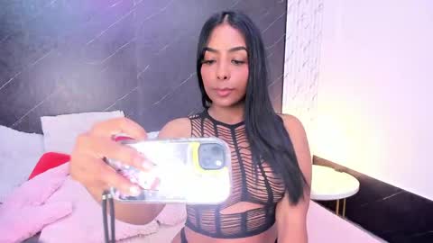Snapshot of lizziierose chatting on June 4, 12:22 pm I am Lizz online show from June 4, 12:22 pm