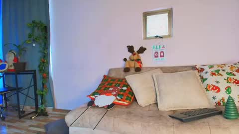 lizzy_kane online show from December 5, 8:27 pm