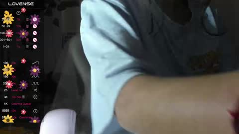 Snapshot of lizzy_kawuaii chatting on January 26, 1:41 am lizzy online show from January 26, 1:41 am