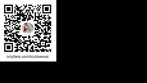 Snapshot of lizzy_kawuaii chatting on October 27, 1:20 am lizzy online show from October 27, 1:20 am