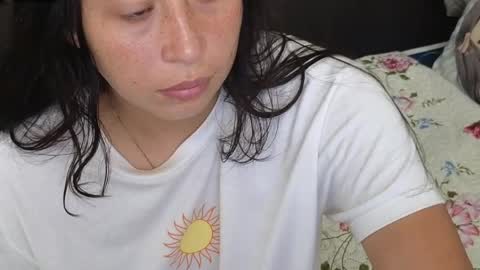 Snapshot of lizzy_kawuaii chatting on April 16, 2:18 pm lizzy online show from April 16, 2:18 pm
