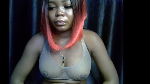 Snapshot of lizzy_petite chatting on September 19, 9:11 am lizzy online show from September 19, 9:11 am