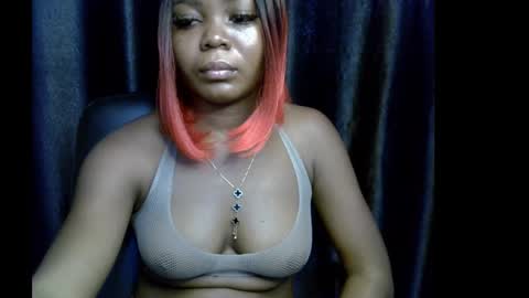 Snapshot of lizzy_petite chatting on September 20, 9:43 am lizzy online show from September 20, 9:43 am