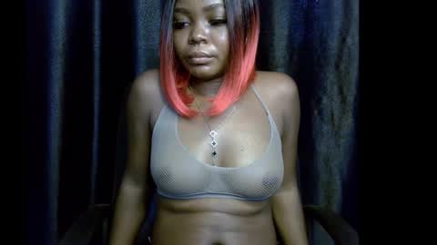 Snapshot of lizzy_petite chatting on September 21, 9:55 am lizzy online show from September 21, 9:55 am