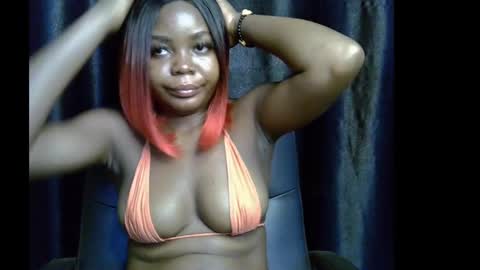 Snapshot of lizzy_petite chatting on September 21, 10:00 pm lizzy online show from September 21, 10:00 pm